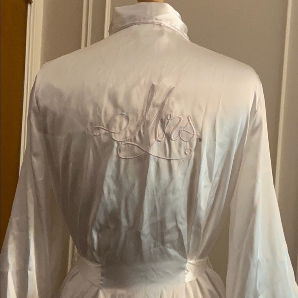 Linea Donatella Ivory “Mrs” robe NWT! - Picture 4 of 12